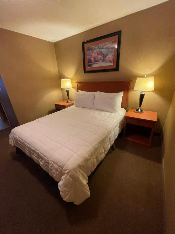 Elkwater Lake Lodge And Resort Eksteriør bilde