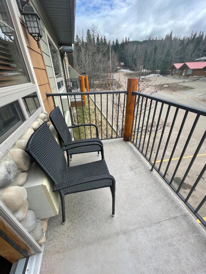 Elkwater Lake Lodge And Resort Eksteriør bilde