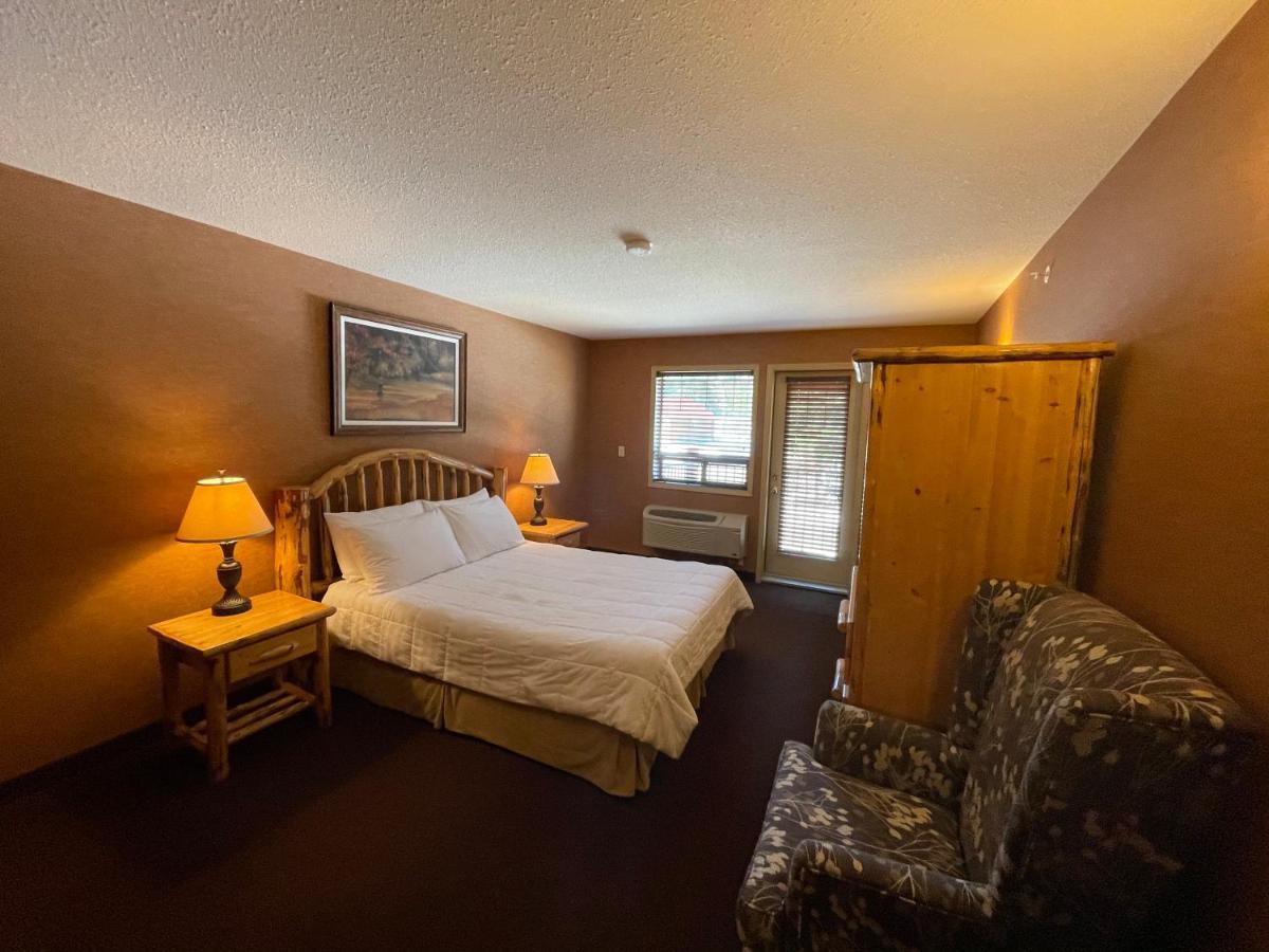 Elkwater Lake Lodge And Resort Eksteriør bilde