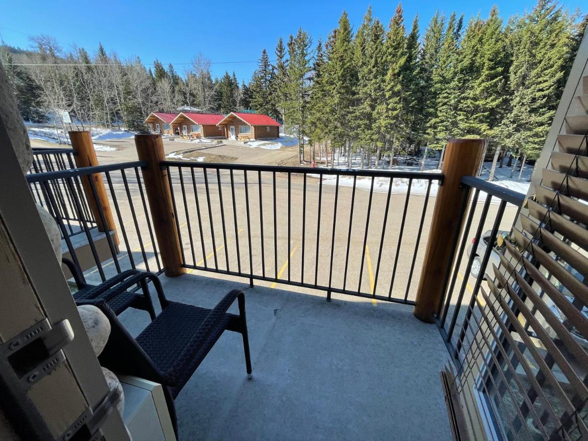 Elkwater Lake Lodge And Resort Eksteriør bilde