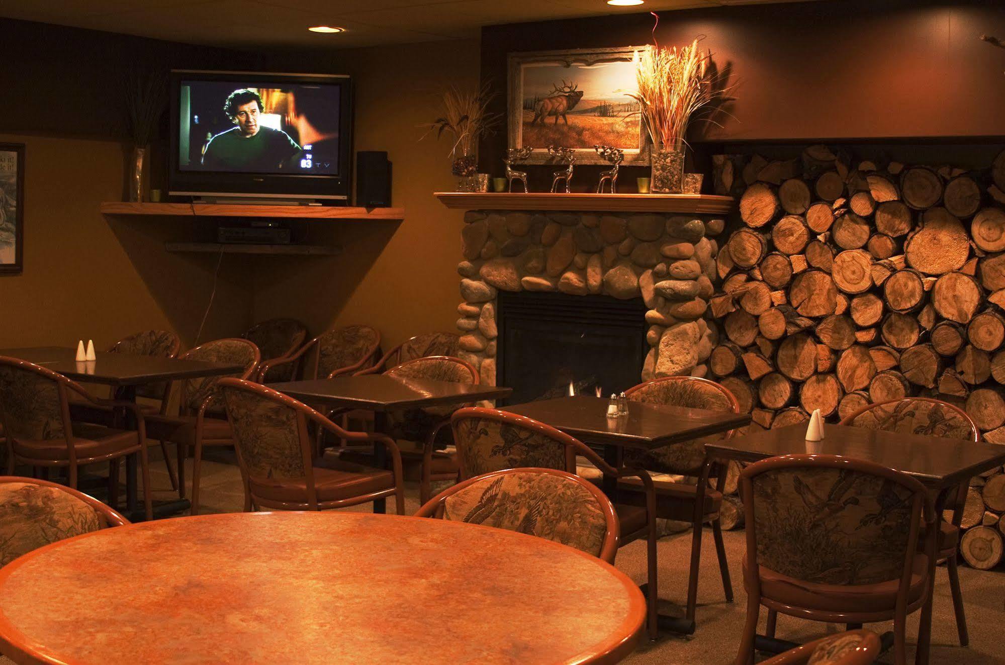 Elkwater Lake Lodge And Resort Eksteriør bilde